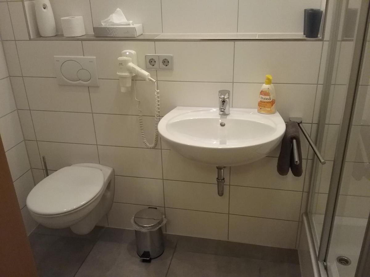 Gaestezimmer , Pension Wauri Waldenbuch Экстерьер фото