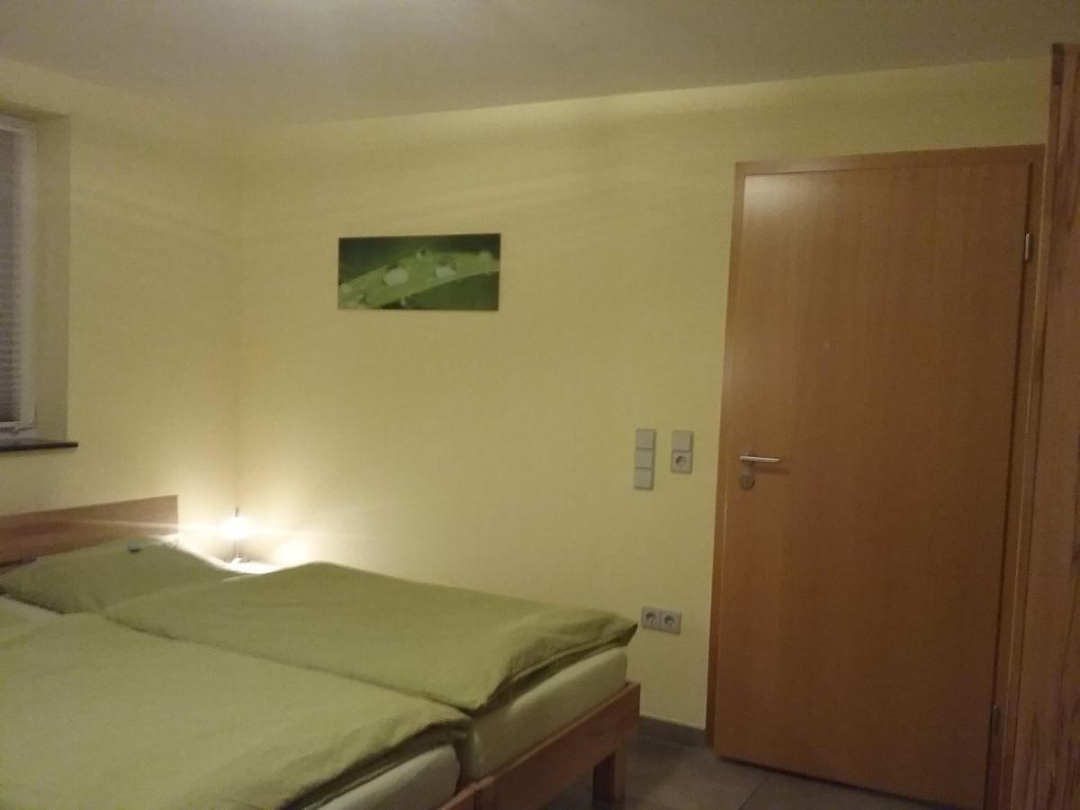 Gaestezimmer , Pension Wauri Waldenbuch Экстерьер фото